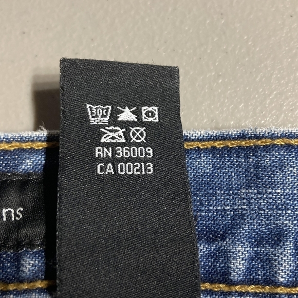 Calvin Klein Jeans Medium Wash Blue Denim Women's Size 10 Flare Leg Classic EUC - Picture 6 of 6